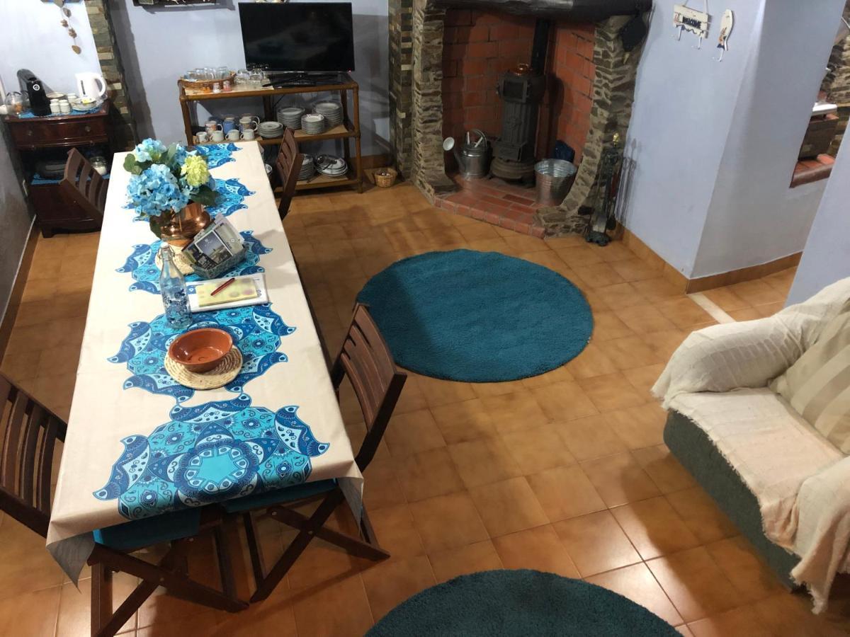 Casal Dos Carpinteiros - Carpenters Couple